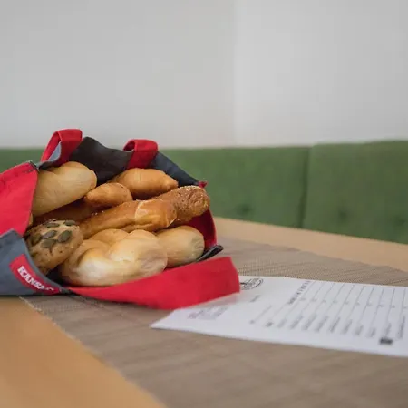 Appartementhaus Elmo Viehhauser Kg 4*